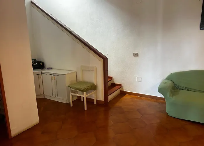 Villa Rene, Via Dei Cristalli